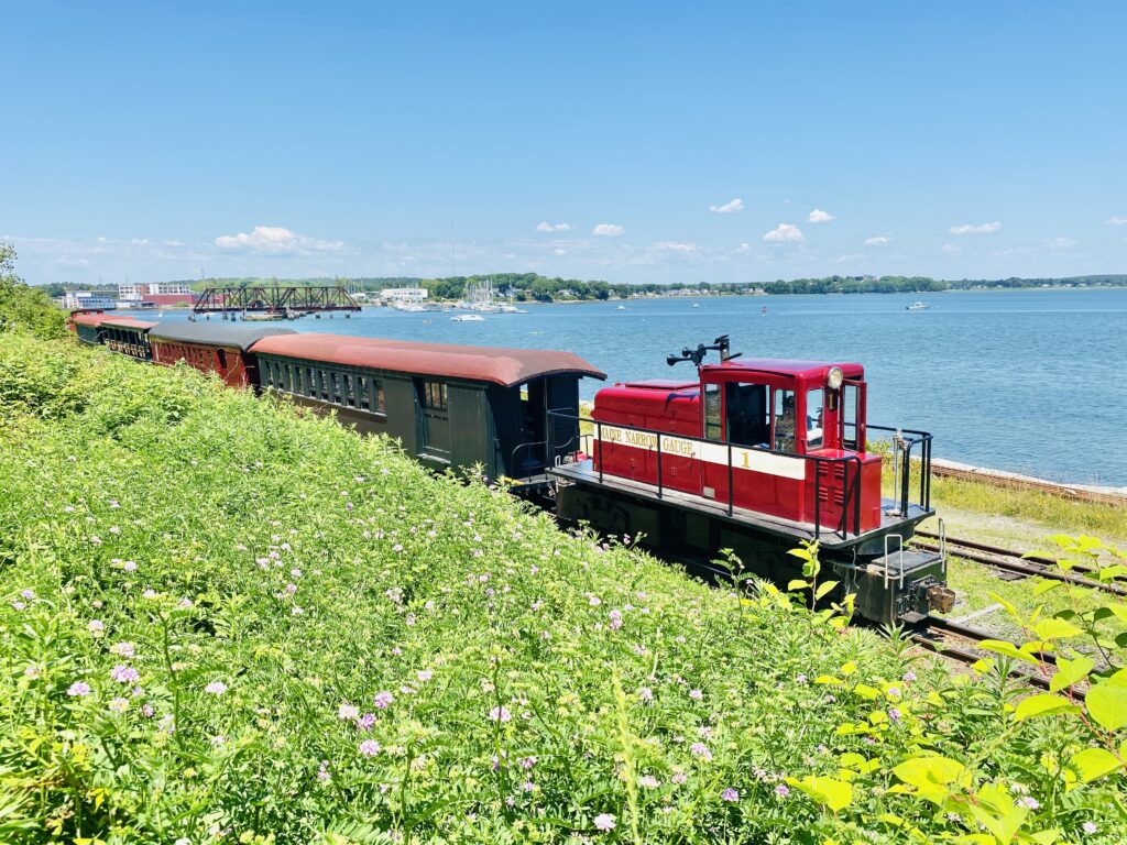 Scenic Train Ride Maine Narrow Gauge Railroad Co. & Museum